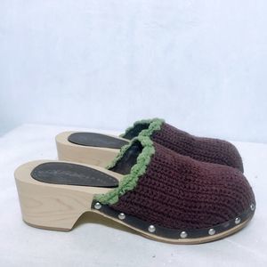 Airwalk Brown Knit Clogs